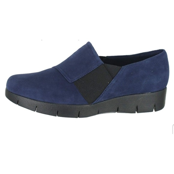 Clarks Shoes - NWT 12W Clarks Navy Marine Daelyn Monarch Shoes